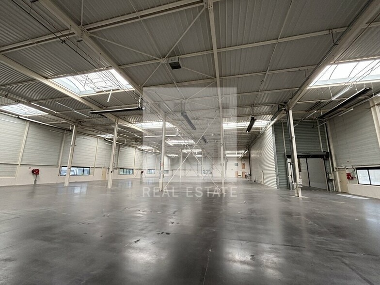 71 Impasse De La Balme, Saint-Priest for lease - Building Photo - Image 3 of 12