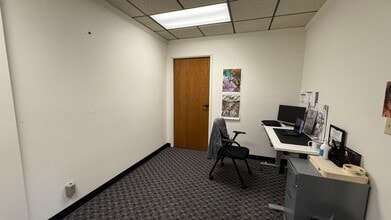 24404 S Vermont Ave, Harbor City, CA à louer Photo intérieure- Image 2 de 13