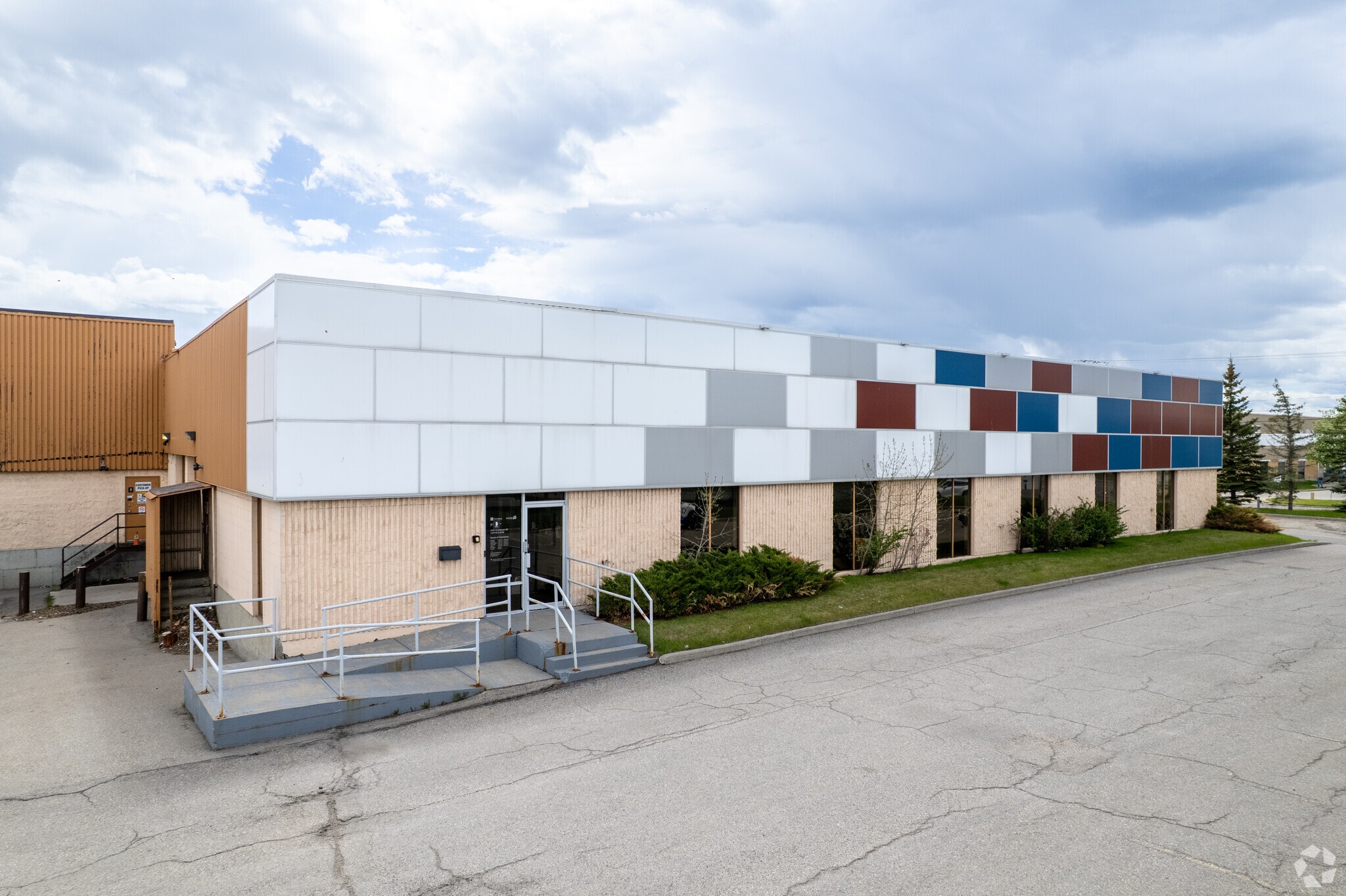 4115 72nd Ave SE, Calgary, AB for lease Primary Photo- Image 1 of 9