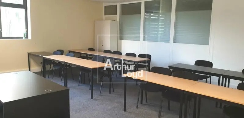 Office in La Rochette for sale - Interior Photo - Image 2 of 6