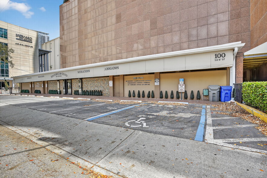 100 SE 6th St, Fort Lauderdale, FL for lease - Building Photo - Image 3 of 35