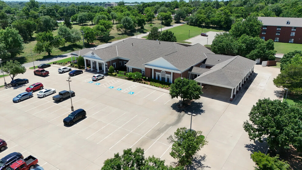 201 N Bryant Ave, Edmond, OK for sale - Aerial - Image 1 of 5