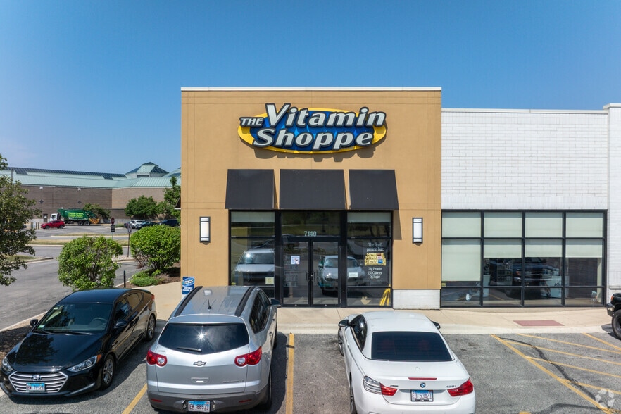 7140-7150 N McCormick Blvd, Lincolnwood, IL à vendre - Photo du bâtiment - Image 3 de 5