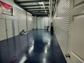 735 S Broad St, Mooresville, NC for lease Interior Photo- Image 2 of 7