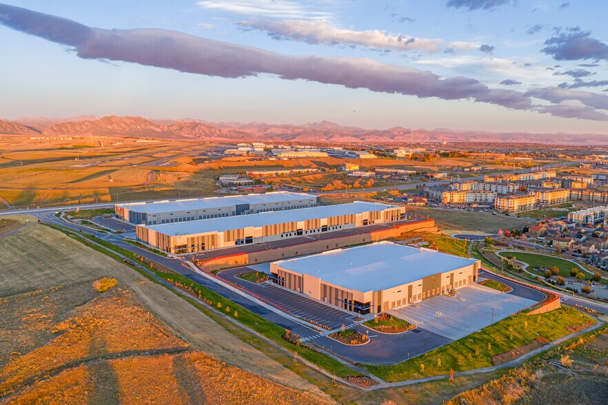 10 W 116th Ave, Broomfield, CO à louer - Photo du bâtiment - Image 2 de 6