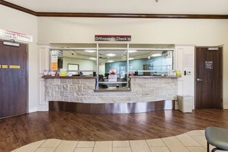 600 Autumn Dr, Little Rock, AR à vendre Photo intérieure- Image 1 de 6