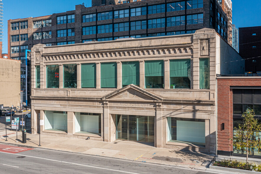 210-216 W Chicago Ave, Chicago, IL for lease - Building Photo - Image 3 of 5