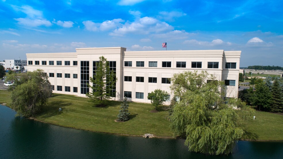 9921 Dupont Circle Dr, Fort Wayne, IN à louer - Photo du bâtiment - Image 3 de 6