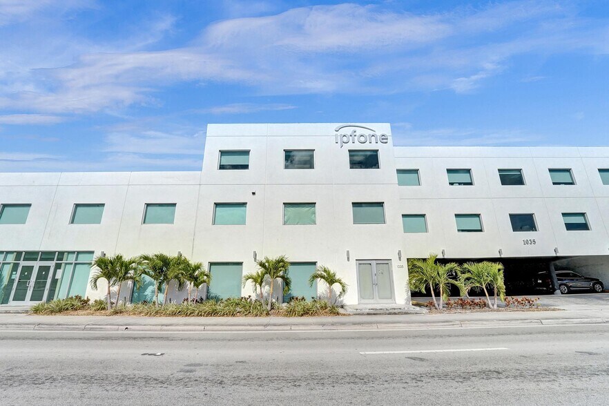 1005 NE 125th St, North Miami, FL à louer - Photo du bâtiment - Image 2 de 10