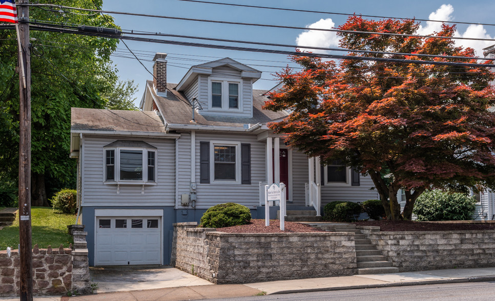 1542 Bridge St, New Cumberland, PA à vendre - Photo du bâtiment - Image 1 de 1