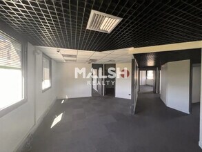 13 Quai Du Commerce, Lyon for lease Interior Photo- Image 2 of 5