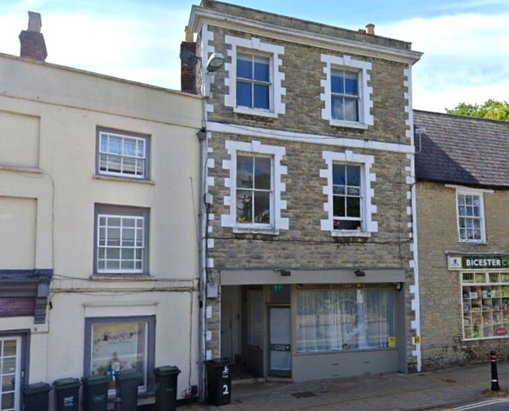 27 Causeway, Bicester for lease - Primary Photo - Image 1 of 8