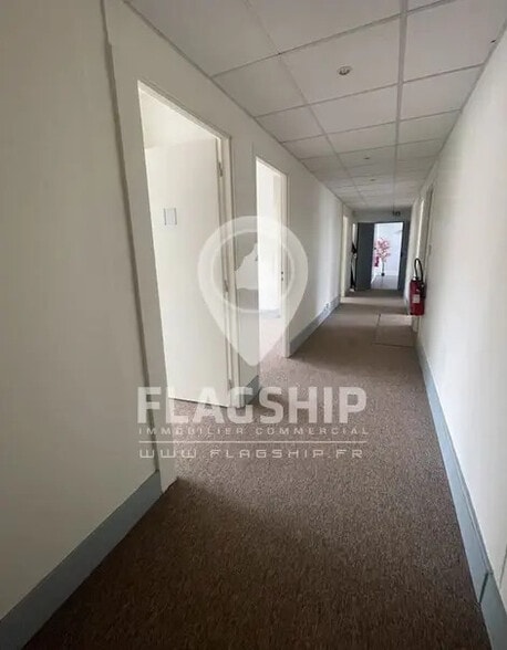 Office in Issy-les-Moulineaux for lease - Building Photo - Image 3 of 5