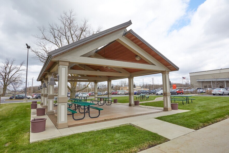 6502 Nelson Rd, Fort Wayne, IN à louer - Photo du bâtiment - Image 3 de 6