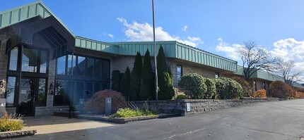 1900-1940 Craigshire Dr, Saint Louis, MO for sale Interior Photo- Image 2 of 6