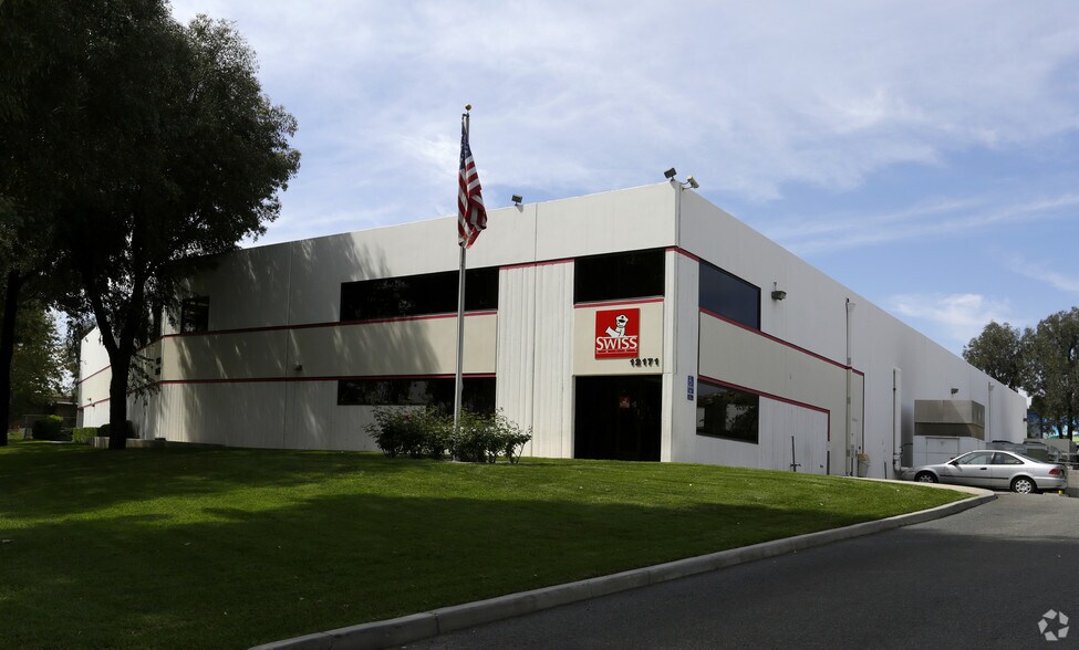 12165-12171 Madera Way, Riverside, CA à louer - Photo principale - Image 1 de 4