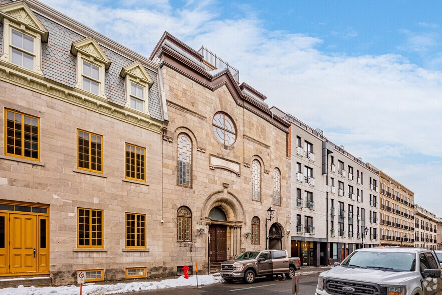452-452A Rue Notre-Dame E, Montréal, QC à vendre - Photo du bâtiment - Image 1 de 7