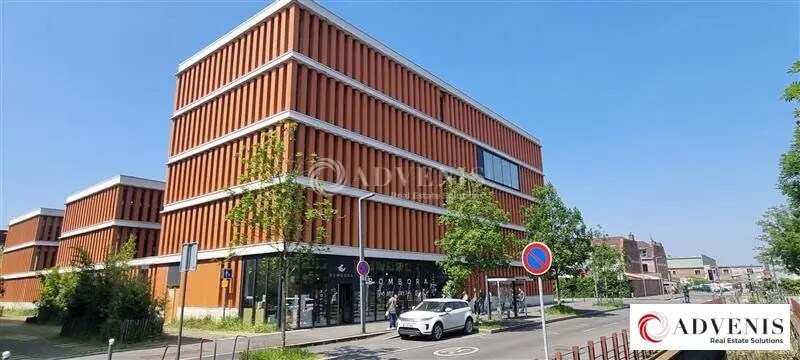 Office in Lille for lease - Building Photo - Image 1 of 12