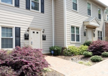 1829 E Franklin St, Chapel Hill, NC for lease - Primary Photo - Image 2 of 19