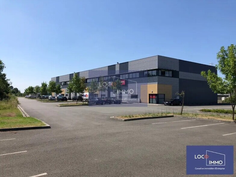 Flex dans SAINT-JEAN-D'ILLAC à louer - Photo du bâtiment - Image 2 de 8