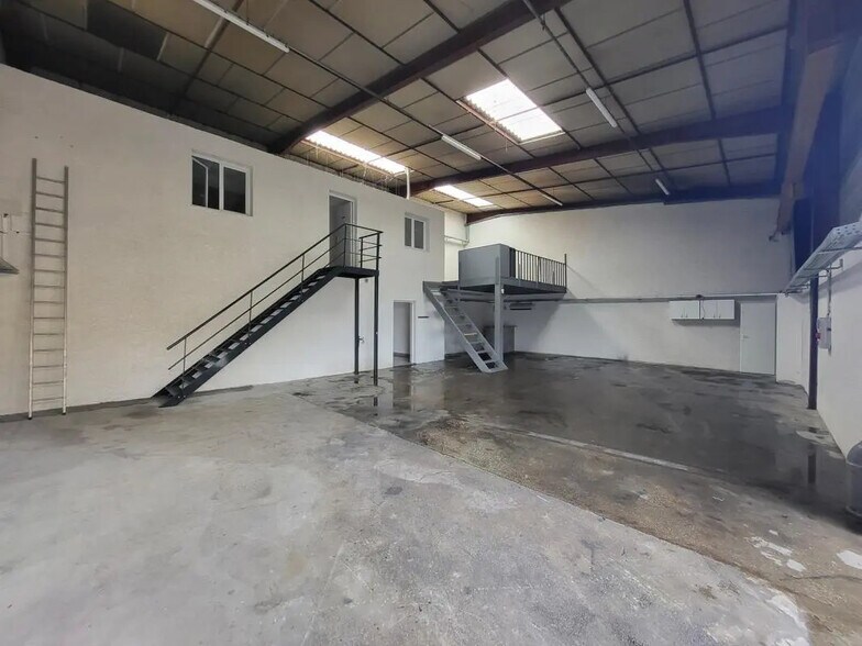 Flex dans Décines-Charpieu à louer - Photo intérieure - Image 2 de 7