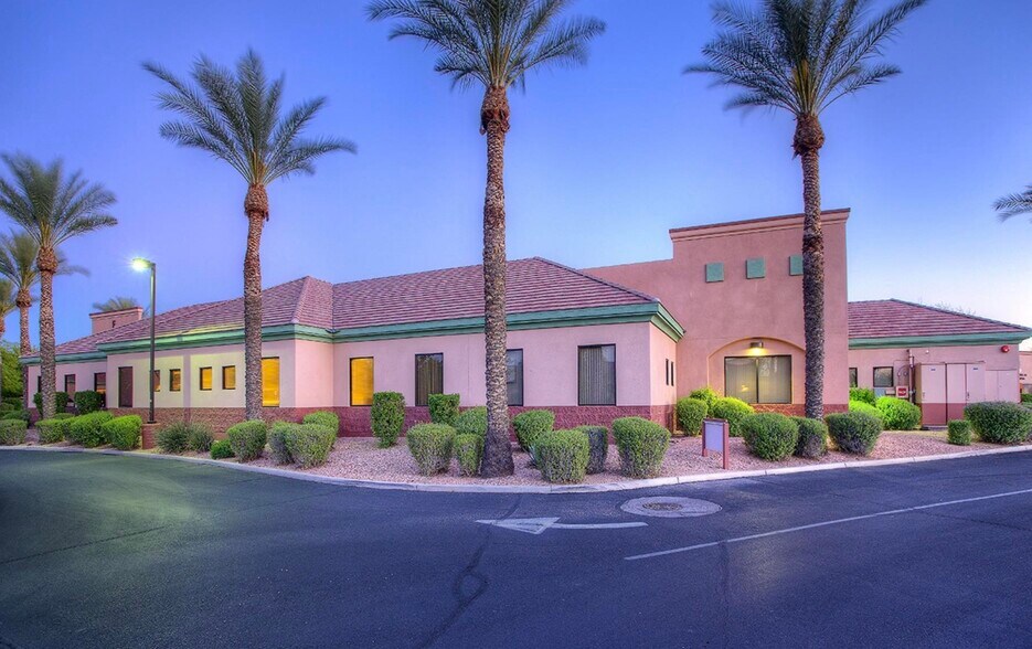 5750 W Thunderbird Rd, Glendale, AZ à louer - Photo du bâtiment - Image 2 de 8