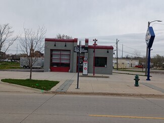 Plus de détails pour 1390 3rd St SE, Cedar Rapids, IA - Commerce de détail à louer