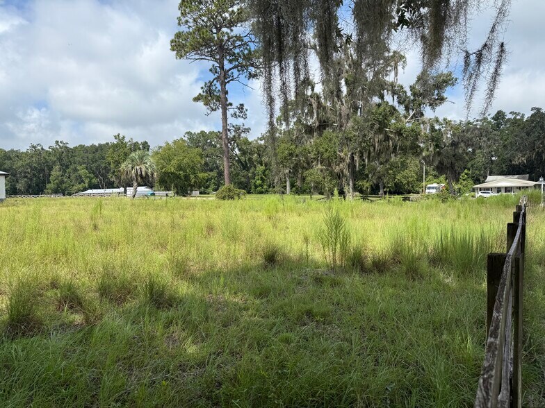 16817 FL-45, High Springs, FL à vendre - Photo du bâtiment - Image 2 de 6