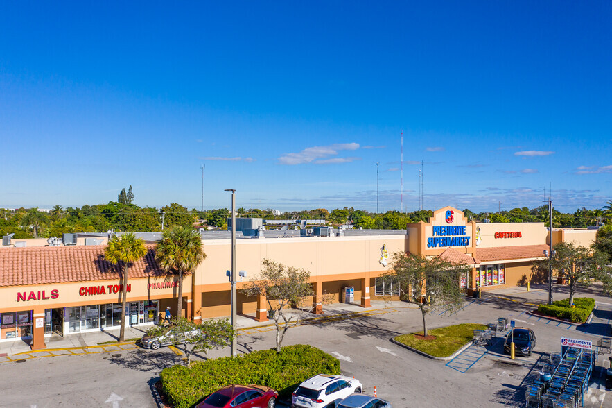 18302-18380 NW 7th Ave, Miami, FL for lease - Building Photo - Image 2 of 11