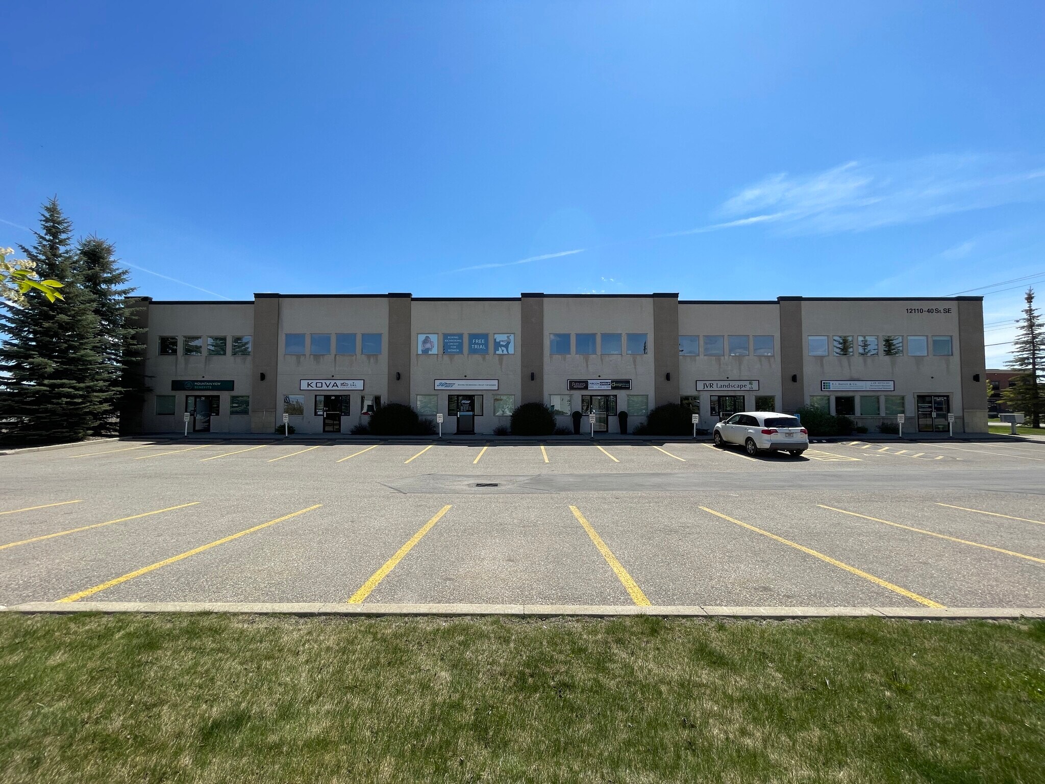 12110 40th St SE, Calgary, AB à vendre Photo du bâtiment- Image 1 de 1