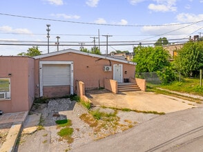 319 W 79th Ter, Kansas City, MO à louer Photo intérieure- Image 1 de 10