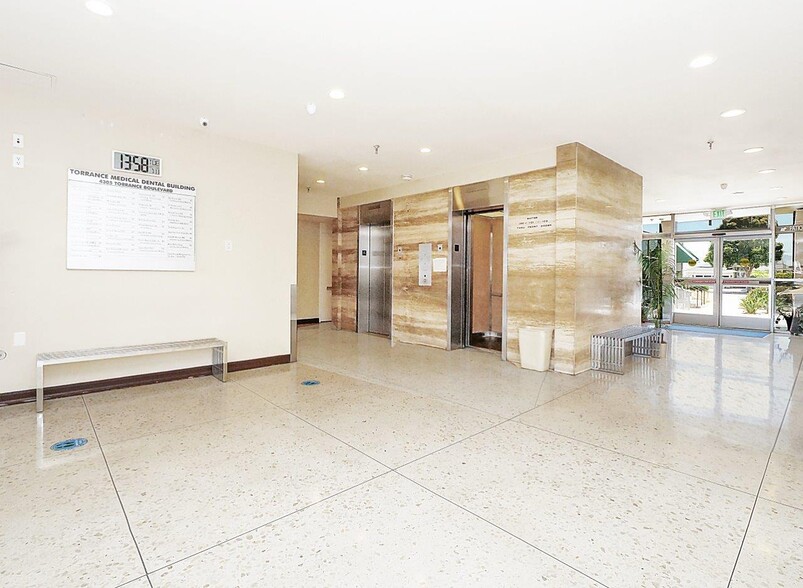 4305 Torrance Blvd, Torrance, CA for sale - Lobby - Image 3 of 11