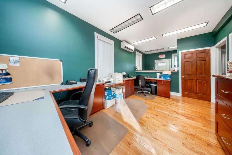 2334 Sound St, Astoria, NY à louer - Photo du bâtiment - Image 2 de 10