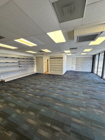 29 N Federal Hwy, Hallandale Beach, FL for lease - Building Photo - Image 3 of 14