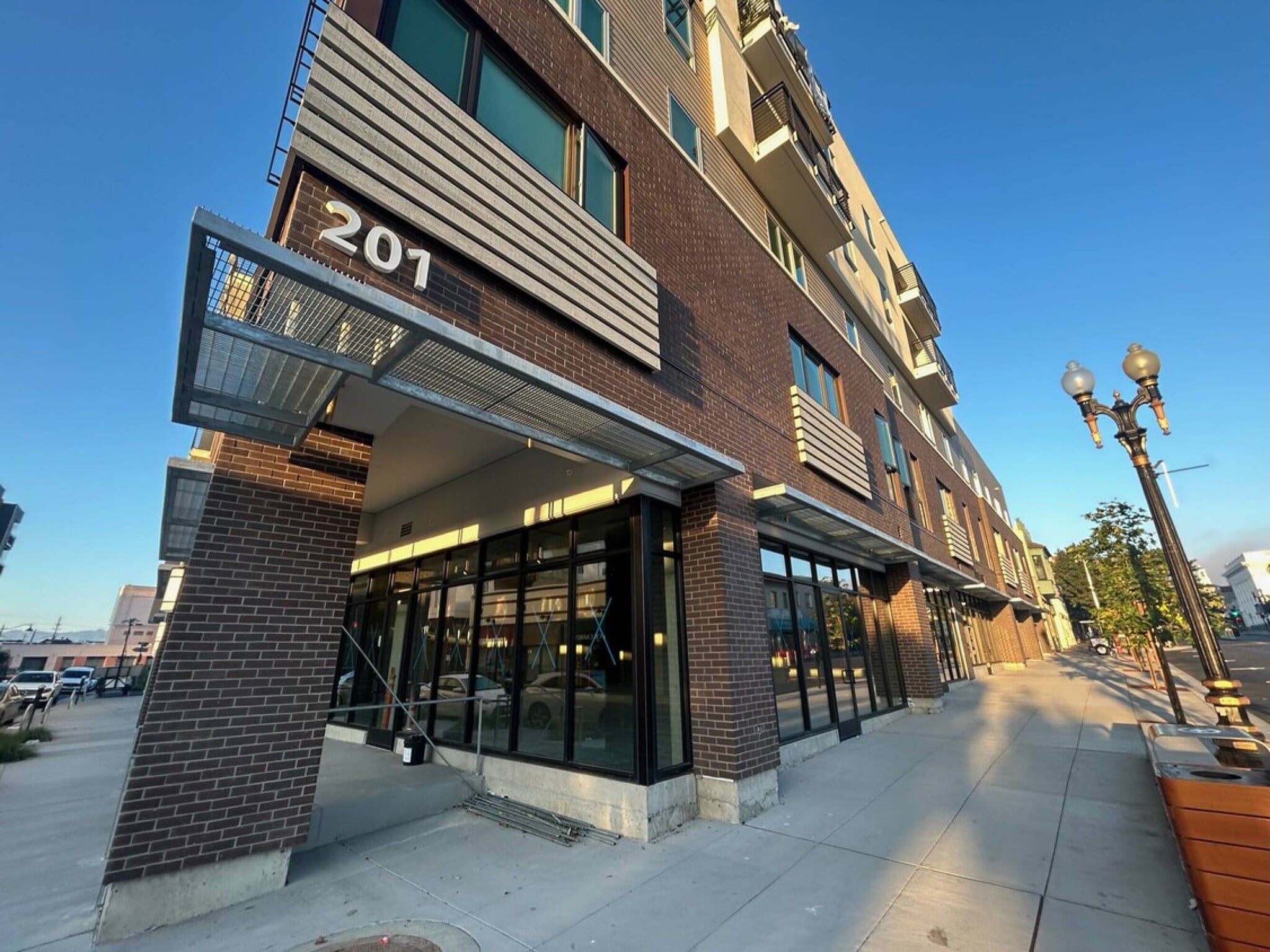 201 Grand Ave, South San Francisco, CA for lease Building Photo- Image 1 of 8