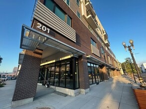 201 Grand Ave, South San Francisco, CA for lease Building Photo- Image 1 of 8