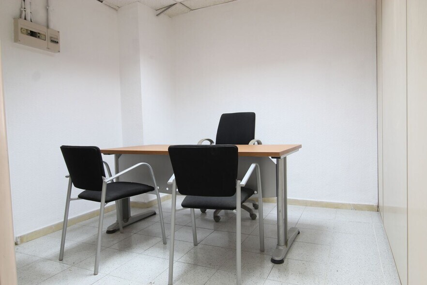 Rafael, 10, Las Palmas de Gran Canaria, Las Palmas for lease - Building Photo - Image 1 of 12