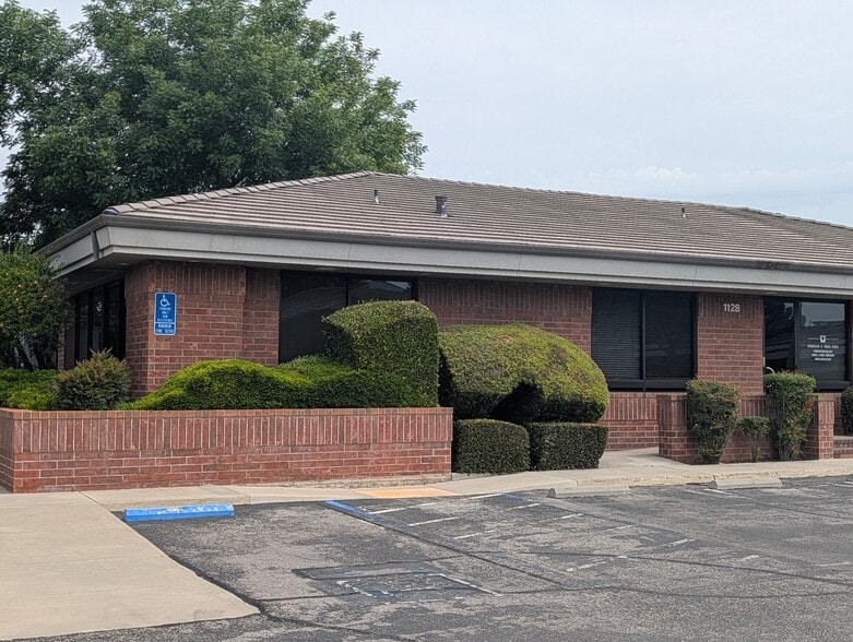 1128 N Chinowth St, Visalia, CA for sale - Building Photo - Image 3 of 20