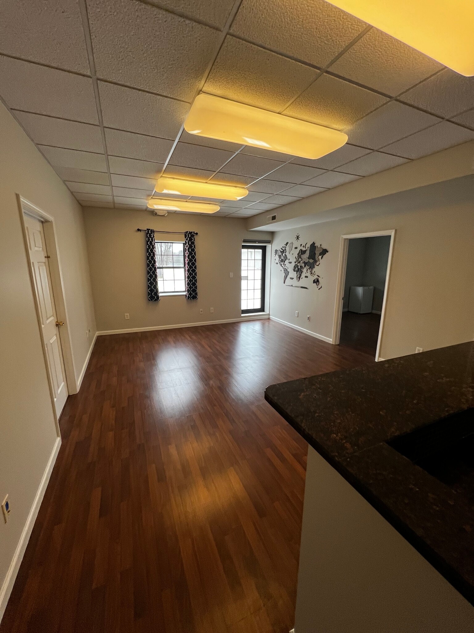 425-427 E Statesville Ave, Mooresville, NC for lease Interior Photo- Image 1 of 3