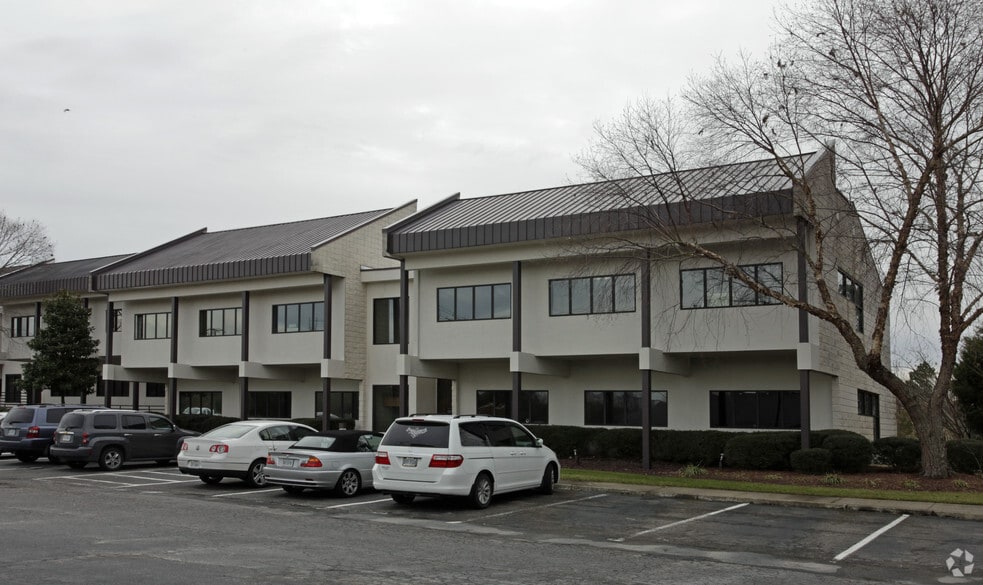 5269 Greenwich Rd, Virginia Beach, VA à vendre - Photo du bâtiment - Image 2 de 20