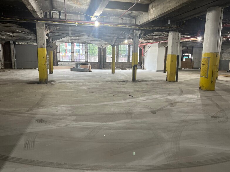 56 Berry St, Brooklyn, NY à louer - Photo intérieure - Image 3 de 9