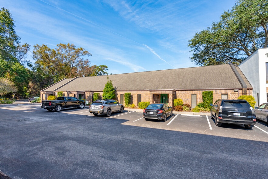 15 Gamecock Ave, Charleston, SC à vendre - Photo du bâtiment - Image 2 de 26