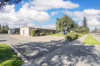 5637 N Pershing Ave, Stockton, CA for lease Building Photo- Image 2 of 10