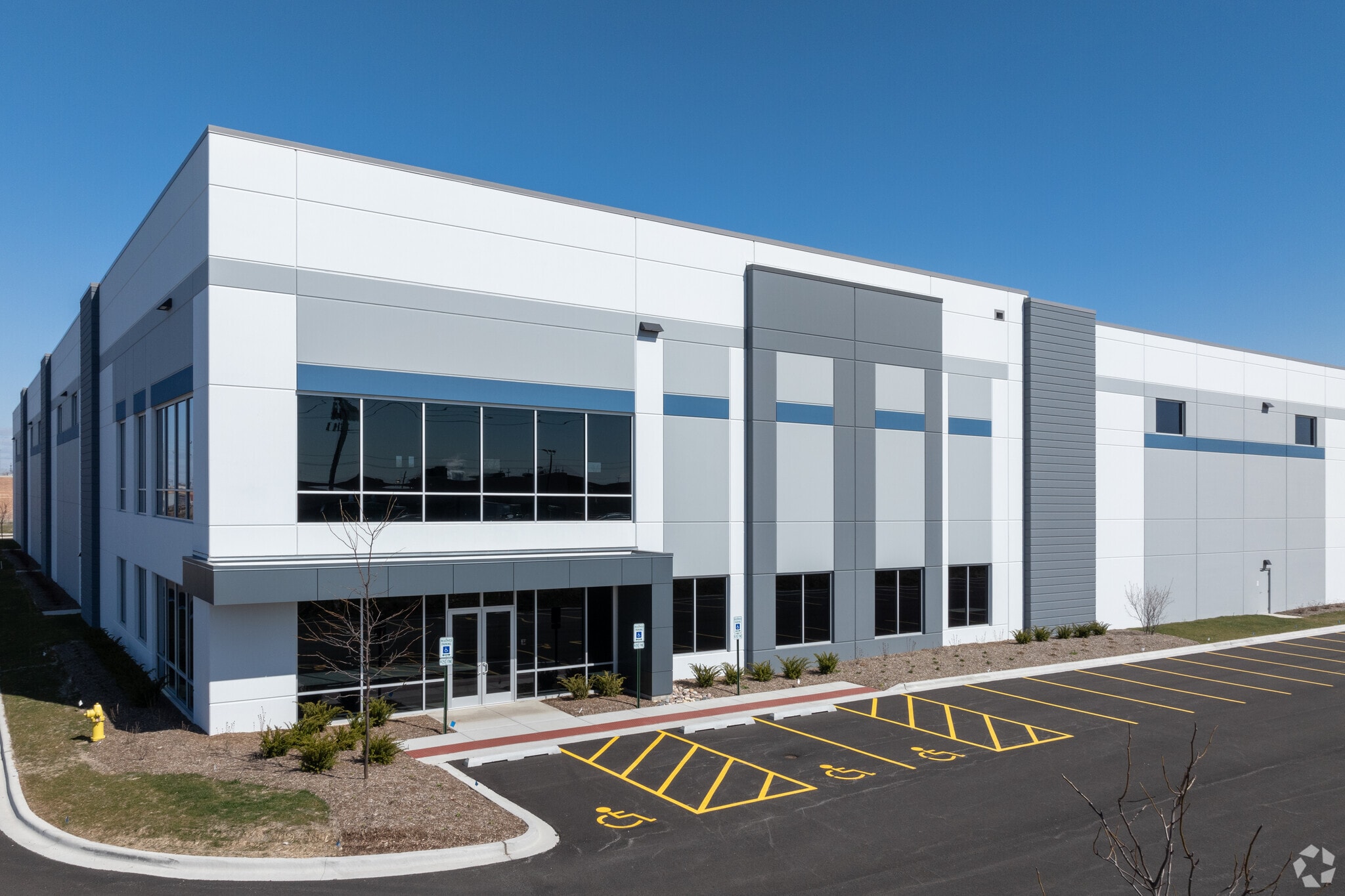 2100 N 15th Ave, Melrose Park, IL for lease Primary Photo- Image 1 of 6