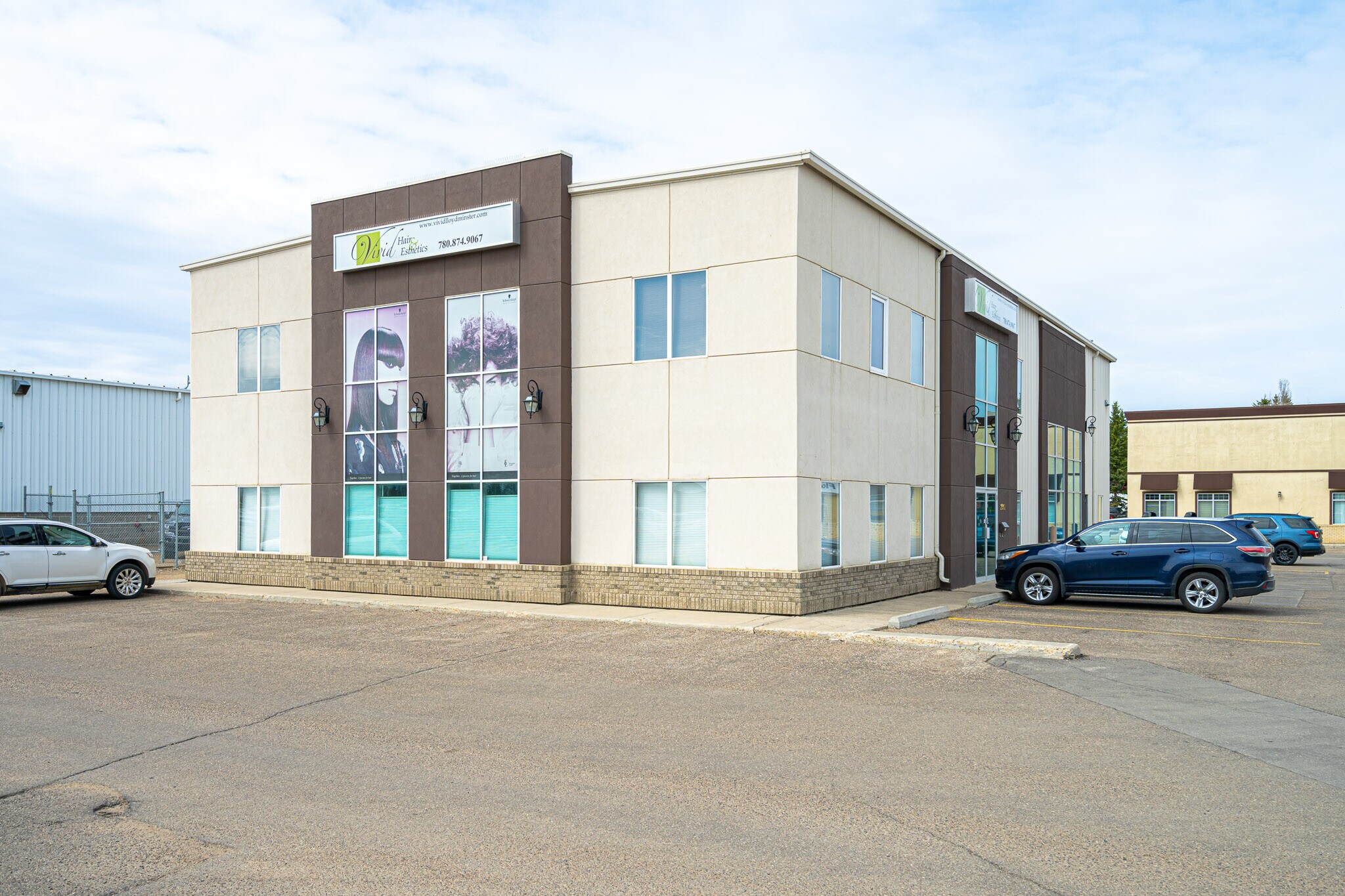 2602 50 Av, Lloydminster, AB à vendre Photo du bâtiment- Image 1 de 64