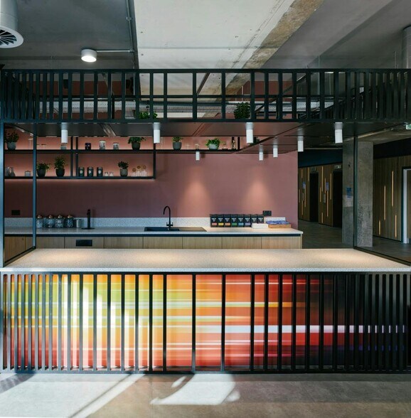 Stamford New Rd, Altrincham à louer - Photo du bâtiment - Image 3 de 12