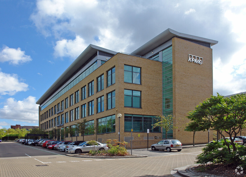 1 North Fourth St, Milton Keynes for lease - Building Photo - Image 2 of 8