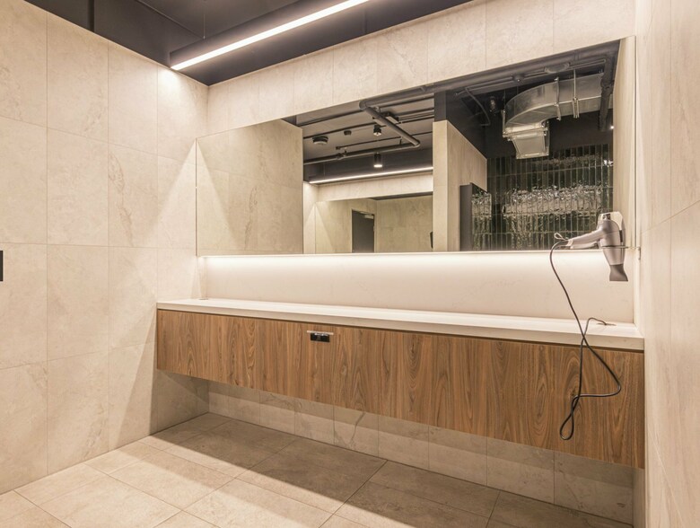 101 Crown St, Wollongong for lease - Interior Photo - Image 3 of 7