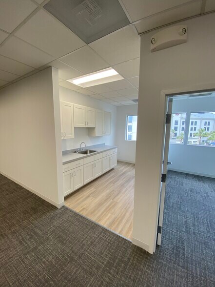 7410 Northside Dr, North Charleston, SC à louer - Photo intérieure - Image 3 de 26