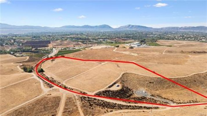 20 La Serena, Temecula, CA à vendre Photo du bâtiment- Image 1 de 4